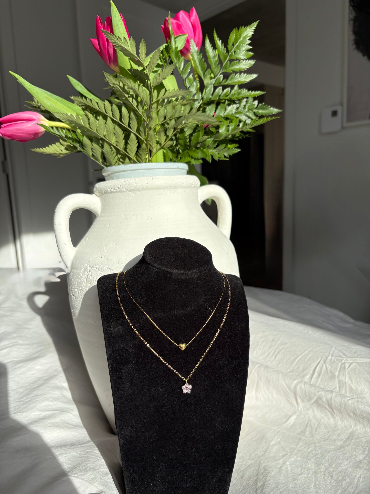 La Delicate Rose Collier